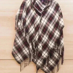 Women’s Madden Girl Black And Red Plaid One Button Hooded Poncho Cape O/S